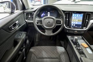 Volvo V60   2.0 B4 D AWD Cross Country Core Auto