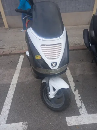 Se vende Peugeot elyseo 50cc