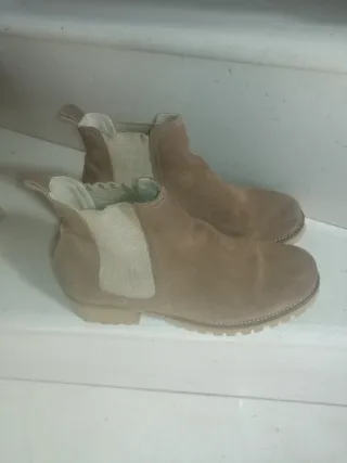 Botines camperos bajos.