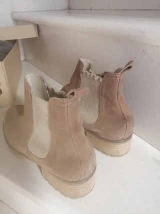 Botines camperos bajos.