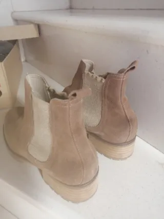 Botines camperos bajos.