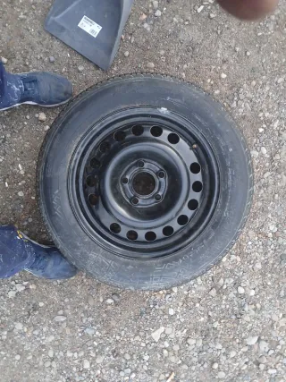 Rueda repuesto prácticamente nueva a estrenar