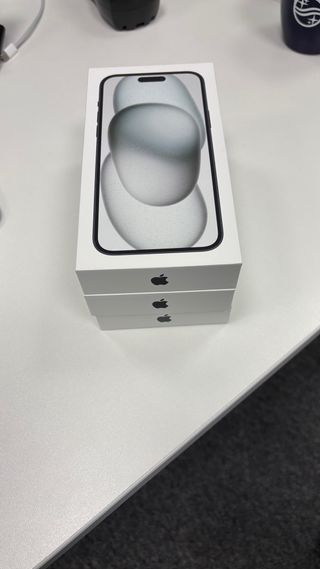 Cajas de iPhone 15 black