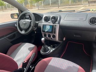 Ford Fiesta 2004