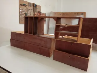 Escritorio y cómoda