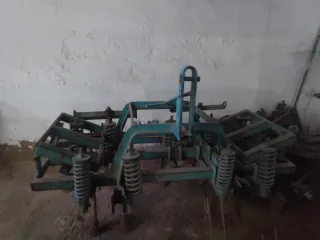 Cultivador de 9 brazos