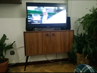 Patas de mueble y herraje para poner baldas