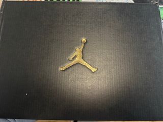 Zapatillas tipo Jordan Low – Gris y Blanco