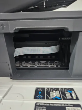 Impresora HP Multifunción Gris y Blanca