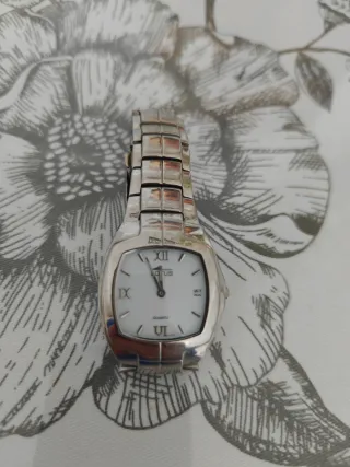 Reloj Lotus Plata y Blanco