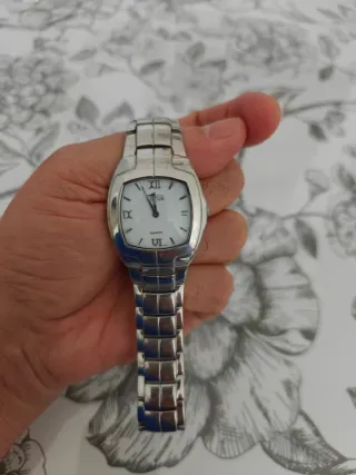 Reloj Lotus Plata y Blanco