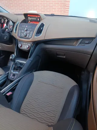 Opel Zafira Tourer 2016