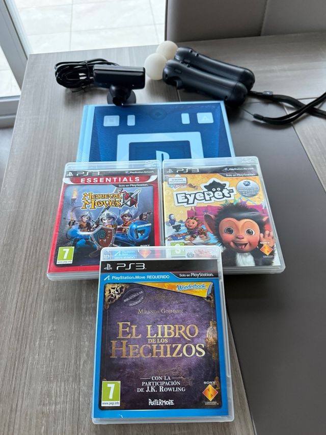 3 Juegos PS3 + Wonderbook, mandos y cámara