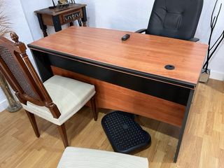 mesa escritorio muy elegante