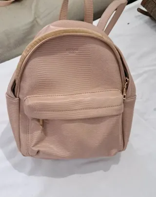 Vendo bolsos y mochilas