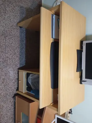 Escritorio madera  Bandeja extraíble  Cajon