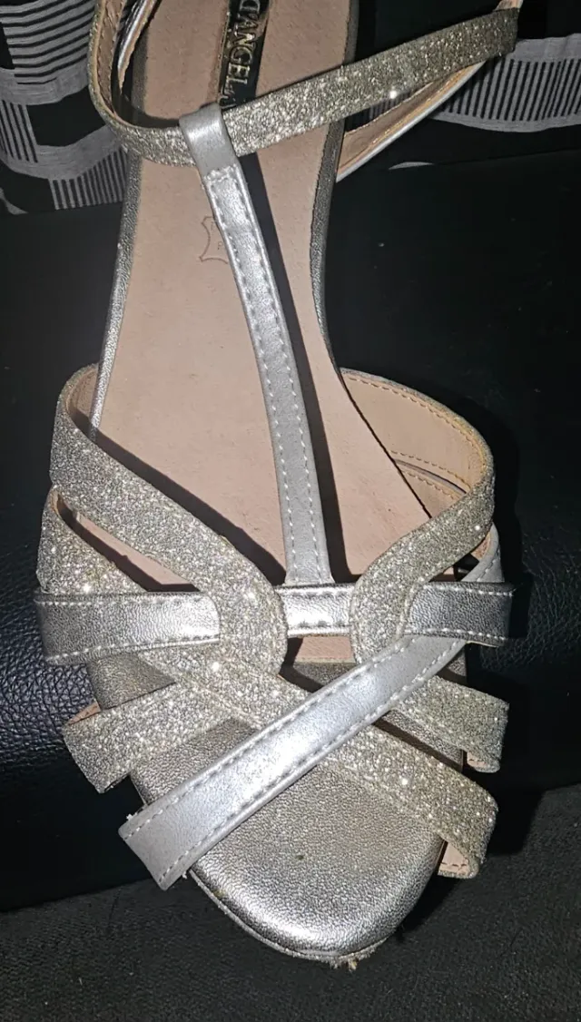 Sandalias de tacón.