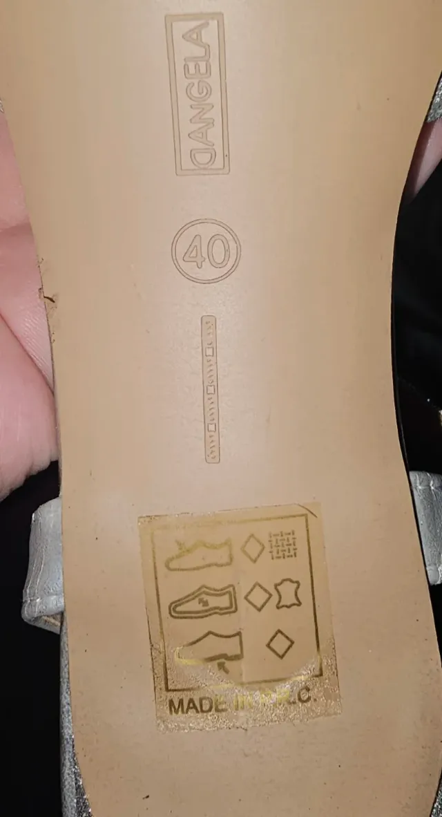 Sandalias de tacón.