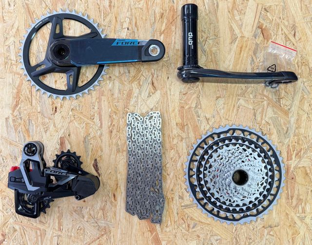 Grupo SRAM FORCE 13V