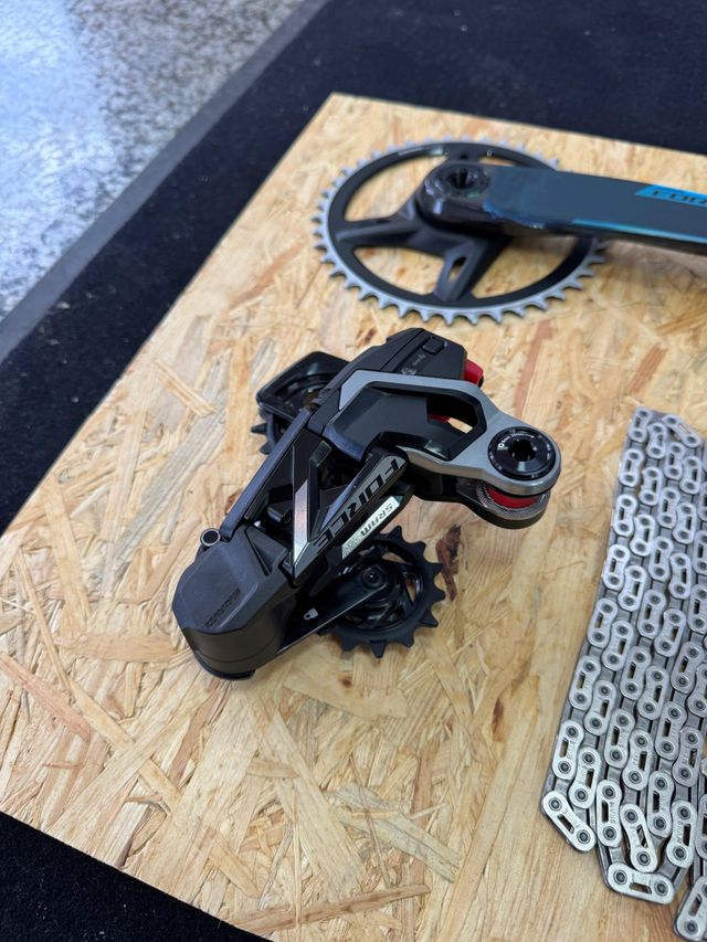 Grupo SRAM FORCE 13V