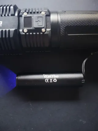 Linterna LED recargable 60.000 lúmenes