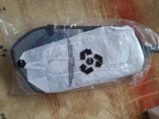 Paletero Kombat AQUA x Manu Martin Padel