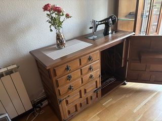 Máquina de coser antigua Alfa