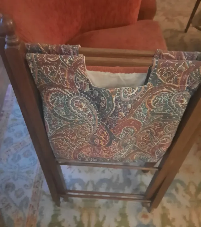 Costurero de pie  plegable 7de madera y tela