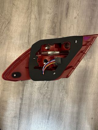 Luz trasera Mercedes Benz clase-C Sedan