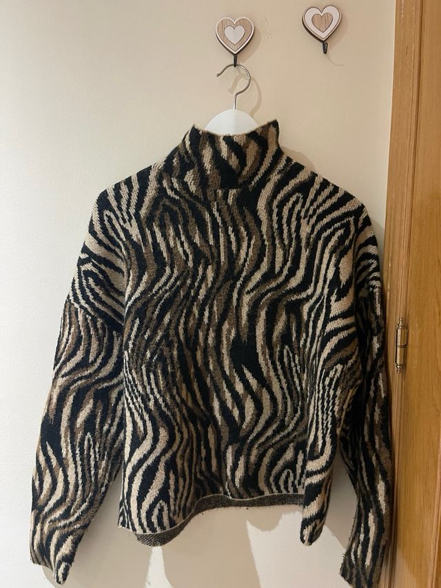 Jersey cuello alto zara