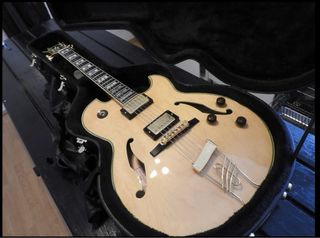 Guitarra Eléctrica Ibanez Jazz Pat Metheny