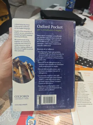 Diccionario Oxford Pocket Català per a estudian...