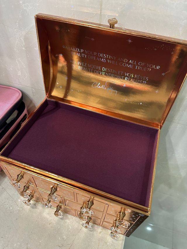 Caja Advent Calendar Charlotte Tilbury