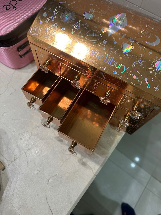 Caja Advent Calendar Charlotte Tilbury