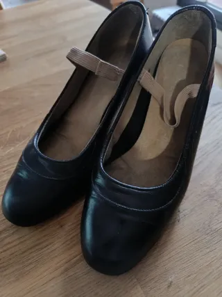 Zapatos negros de flamenco