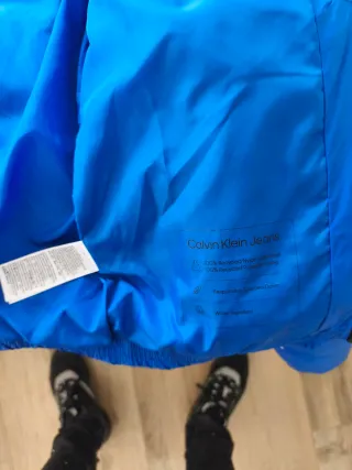 Chaqueta de plumas con capucha