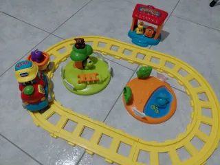 Trenino Chicco con accessori