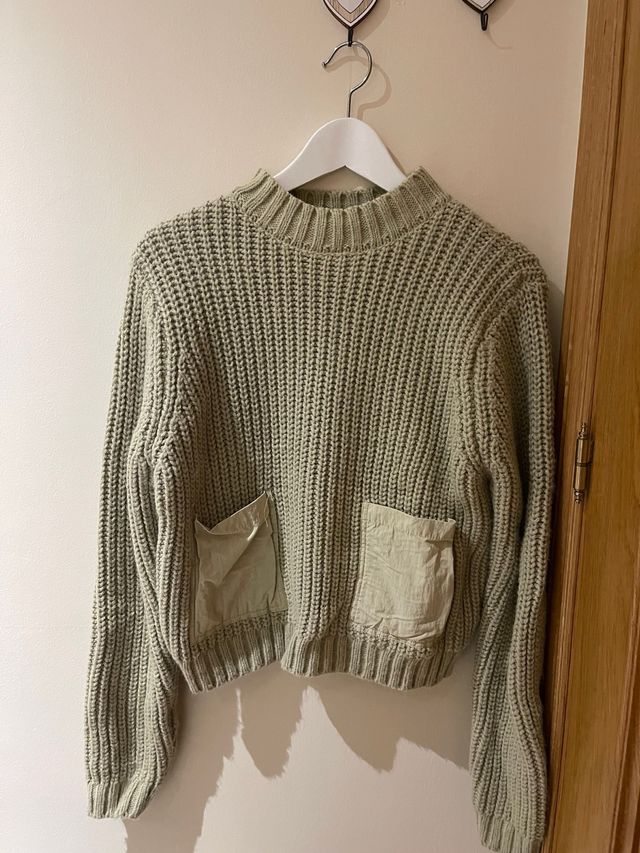 Jersey Zara verde oliva con bolsillos