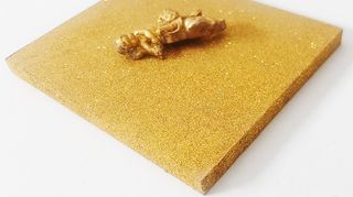 Statuina angeli su fondo oro glitter