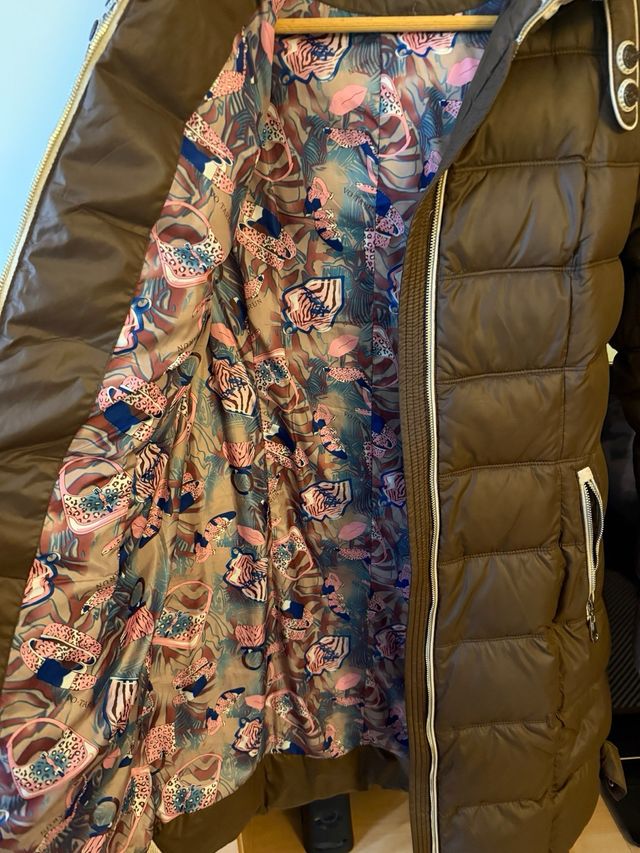 Abrigo acolchado mujer marrón