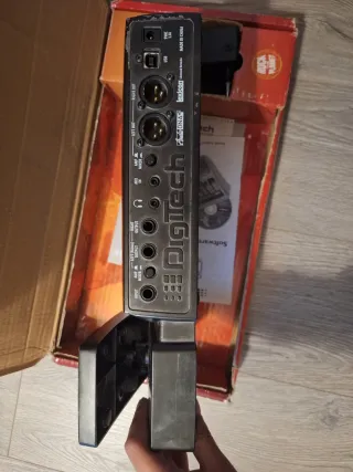 Pedalboard digitech RP350