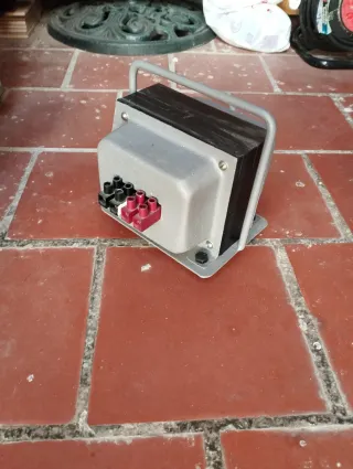 Transformador 2000W 220V-110V