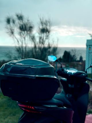 Honda SH125AD2R Sport Negro Mate y Rojo