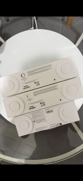 cajas, correas y cable cargador de Apple whatch