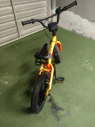 Bicicleta Monty de 14 pulgadas.