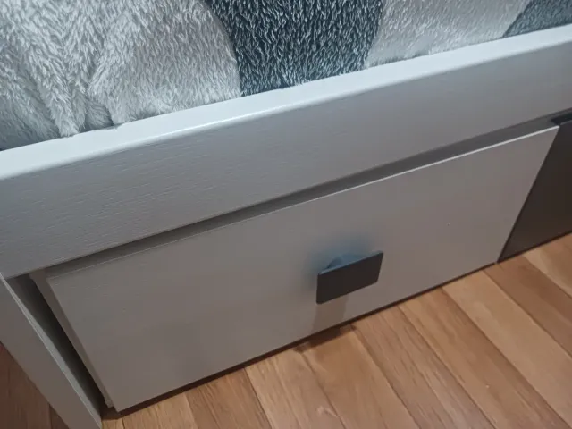 Cama con cajones de madera de alta calidad