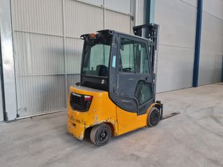 Carretilla elevadora Jungheinrich DFG320S