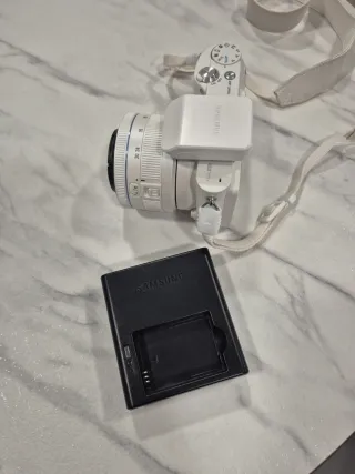 Samsung NX1100 – Perfecto estado + objetivo 20-50m