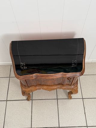 Mobiletto anni '50 piano vetro nero