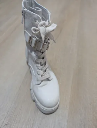 Botas militares Guess blancas